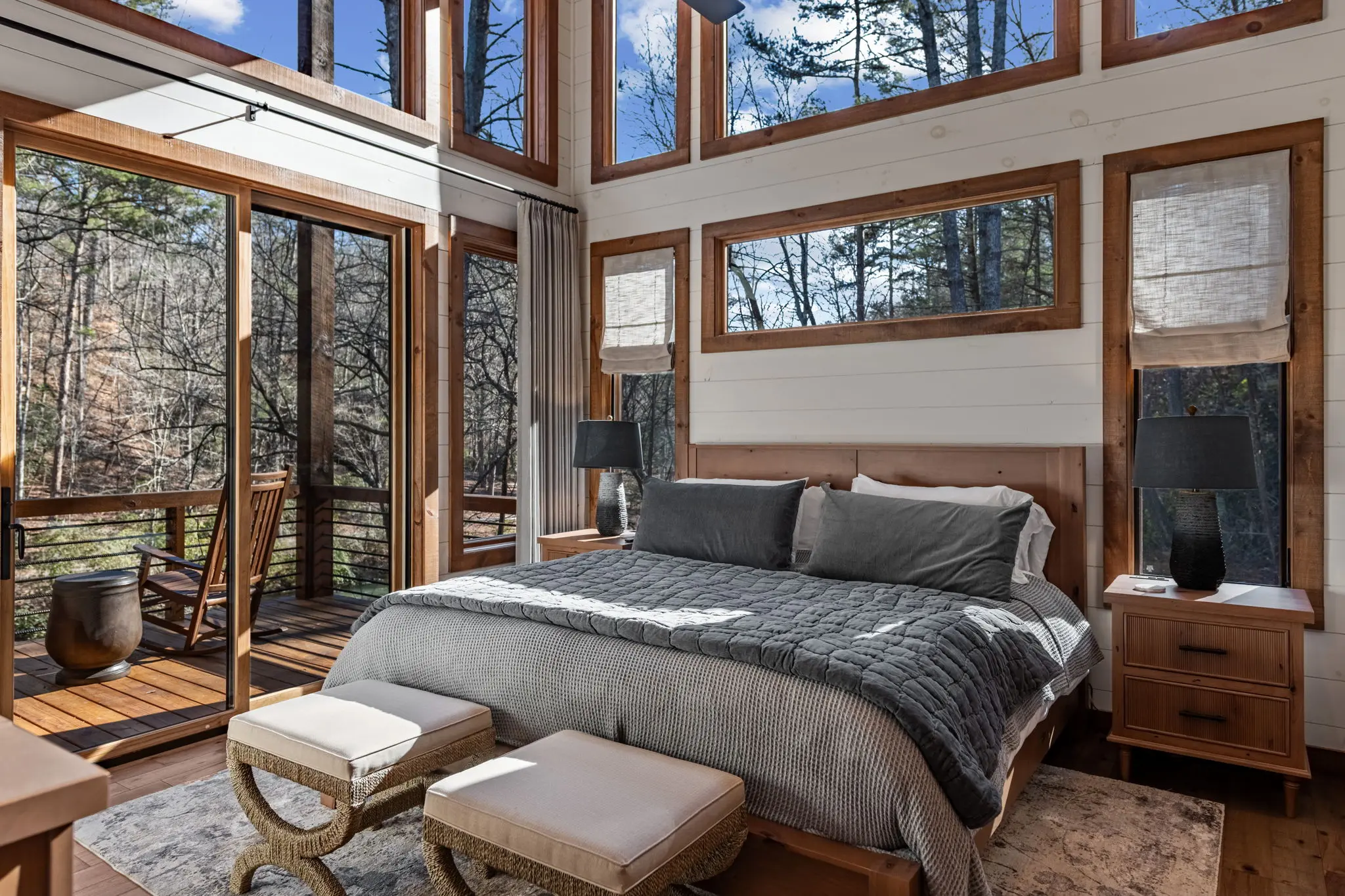 Secondary bedroom direct access to the outdoors.